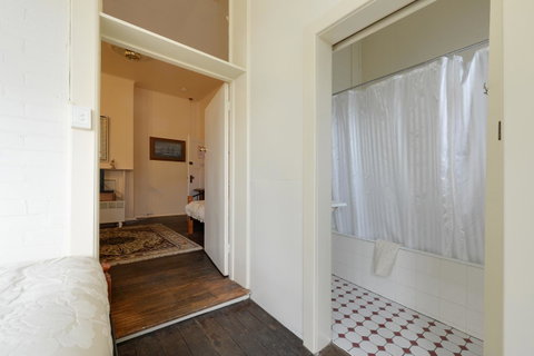 Edinburgh Gallery Bed & Breakfast - Accommodation Cooktown 33
