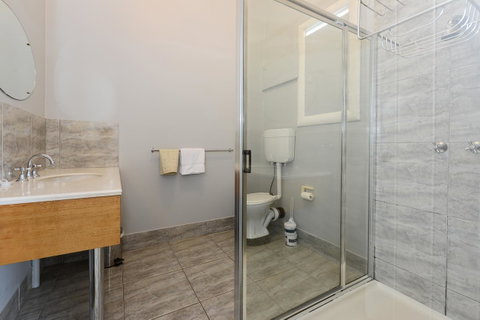 Edinburgh Gallery Bed & Breakfast - Accommodation Cooktown 12