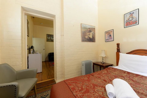 Edinburgh Gallery Bed & Breakfast - Accommodation Cooktown 13