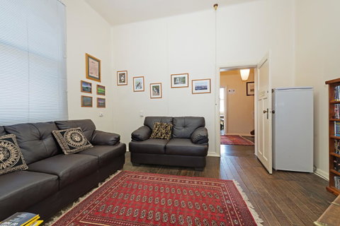 Edinburgh Gallery Bed & Breakfast - Accommodation Cooktown 3