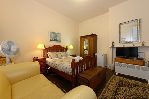 Edinburgh Gallery Bed & Breakfast - Accommodation Cooktown 41