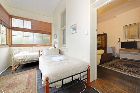 Edinburgh Gallery Bed & Breakfast - Accommodation Cooktown 39