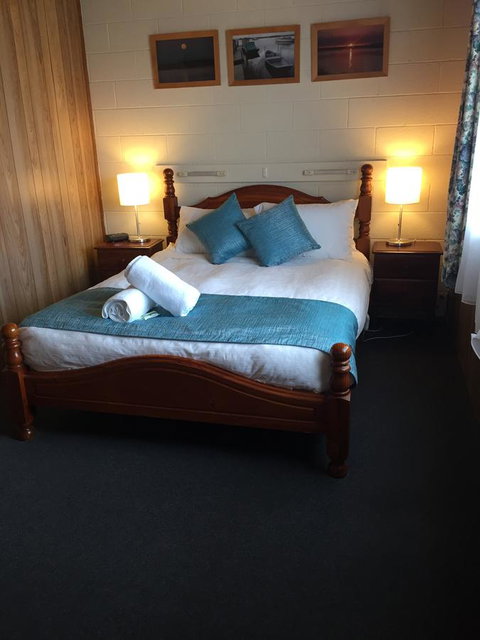 Regatta Point Tavern & Holiday Villas - Accommodation Cooktown 7