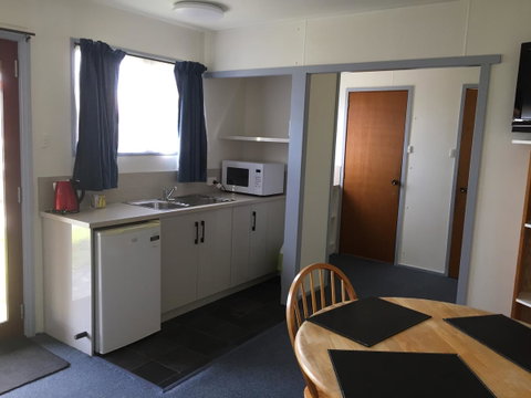 Regatta Point Tavern & Holiday Villas - Accommodation Cooktown 1