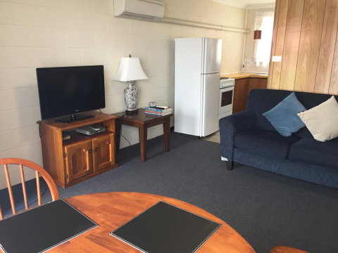 Regatta Point Tavern & Holiday Villas - Accommodation Cooktown 5