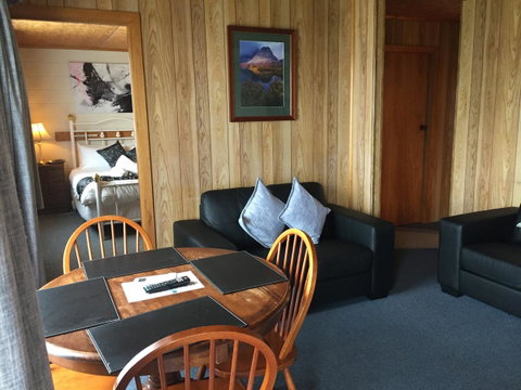 Regatta Point Tavern & Holiday Villas - Accommodation Cooktown 13