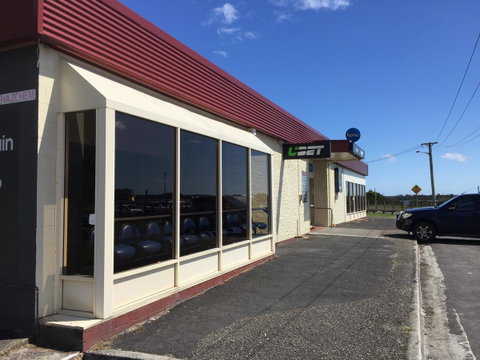 Regatta Point Tavern & Holiday Villas - Accommodation Cooktown 0