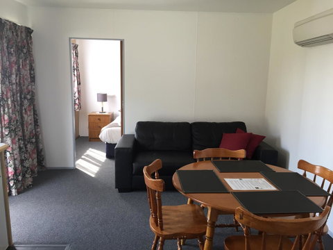 Regatta Point Tavern & Holiday Villas - Accommodation Cooktown 22