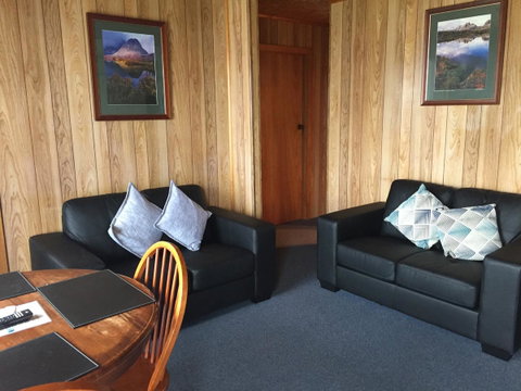 Regatta Point Tavern & Holiday Villas - Accommodation Cooktown 11