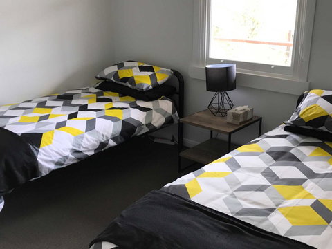 Derby Digs Cottage - Accommodation Cooktown 2