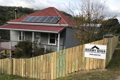 Derby Digs Cottage - Accommodation Cooktown 0
