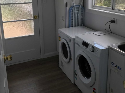 Derby Digs Cottage - Accommodation Cooktown 12