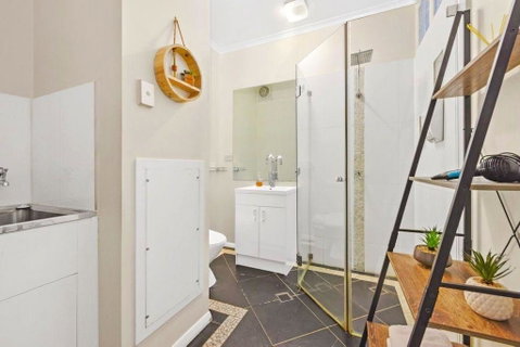 Launceston CBD Abode - Accommodation Cooktown 5