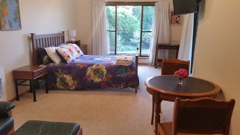 Beezneez B&B - Accommodation Cooktown 2