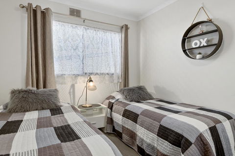 Aruba Apartments - Accommodation Cooktown 7