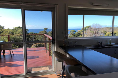 BAY OF FIRES SEACHANGE Ocean Frontage - Accommodation Cooktown 3