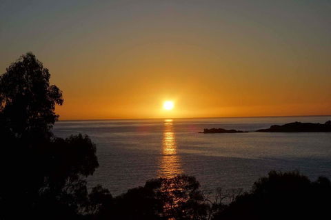 BAY OF FIRES SEACHANGE Ocean Frontage - Accommodation Cooktown 0