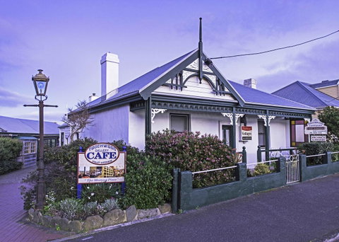 Touchwood Cottages - Accommodation Cooktown 5