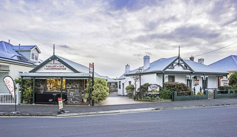 Touchwood Cottages - Accommodation Cooktown 0