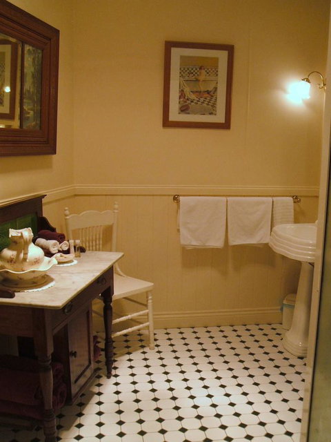 Touchwood Cottages - Accommodation Cooktown 21