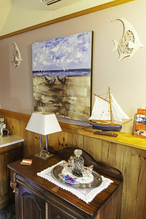 Touchwood Cottages - Accommodation Cooktown 7