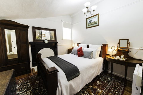 Touchwood Cottages - Accommodation Cooktown 13