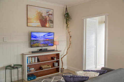 New Aptmnt Only 5 Mins To Mona Gallery - Accommodation Cooktown 0
