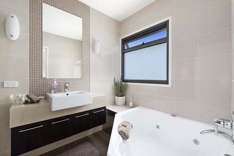 Apollo Bay Cottages - Accommodation Cooktown 8