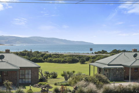 Apollo Bay Cottages - Accommodation Cooktown 1