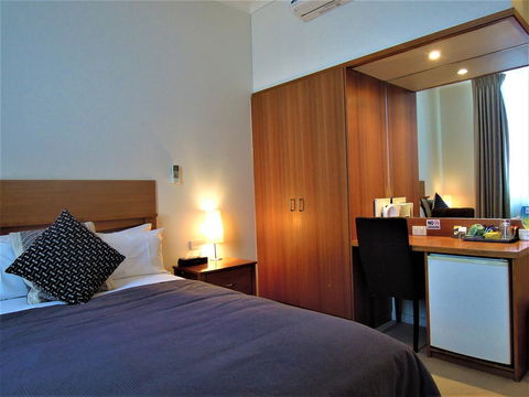 Plough Hotel - Accommodation Cooktown 7