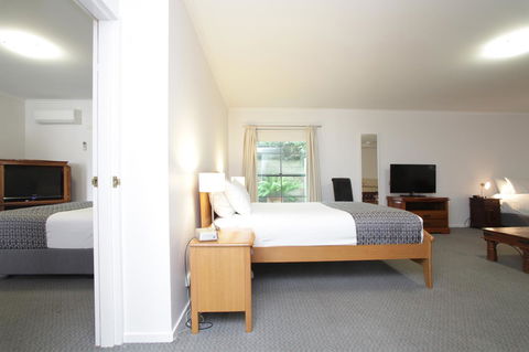 Quality Inn & Suites The Menzies - Accommodation Cooktown 11