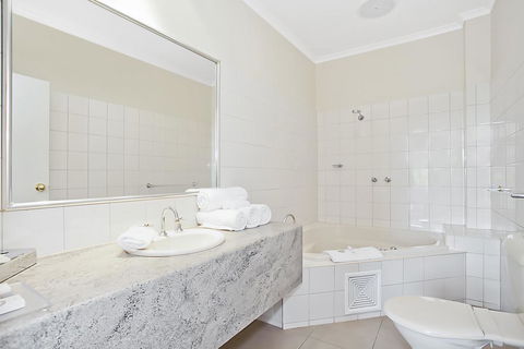 Quality Inn & Suites The Menzies - Accommodation Cooktown 31