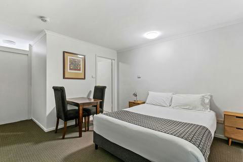 Quality Inn & Suites The Menzies - Accommodation Cooktown 2
