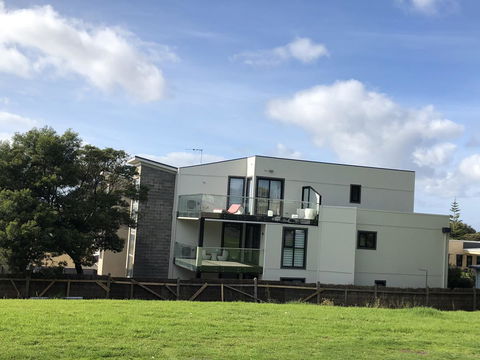 Apartments In Phillip Island Towers - Block C - Accommodation Cooktown 33