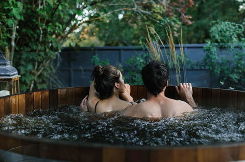 Acre Of Roses - Accommodation Cooktown 12