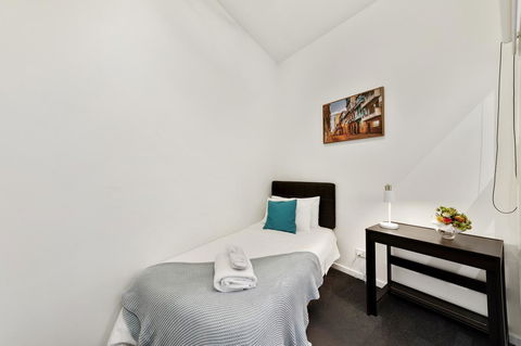 Signature Waterfront Apartments - Accommodation Cooktown 1