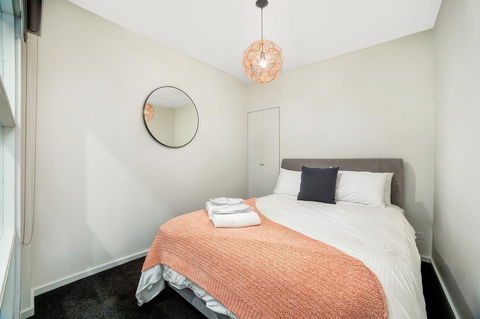 Signature Waterfront Apartments - Accommodation Cooktown 19