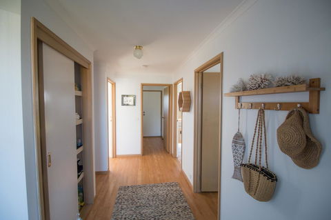 Sunsets On Martyrs Luxury Coastal Beach House Peterborough - Accommodation Cooktown 19