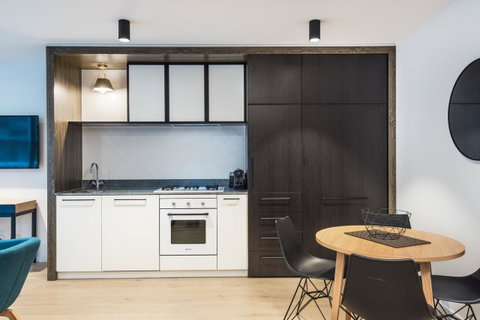 Playhouse Apartments - Accommodation Cooktown 10