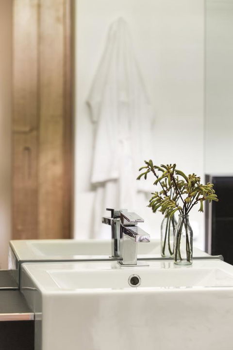 Botanica Editions - Accommodation Cooktown 32