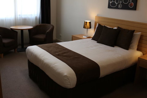 Bairnsdale International - Accommodation Cooktown 23