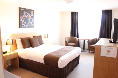 Bairnsdale International - Accommodation Cooktown 3