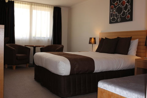 Bairnsdale International - Accommodation Cooktown 21