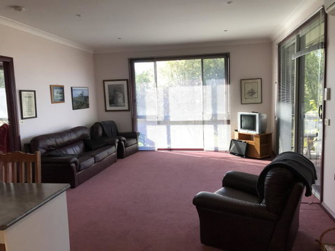 Eagle Bay Views - Accommodation Cooktown 10
