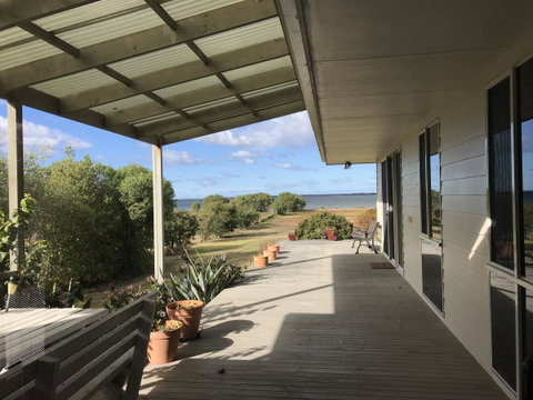 Eagle Bay Views - Accommodation Cooktown 0