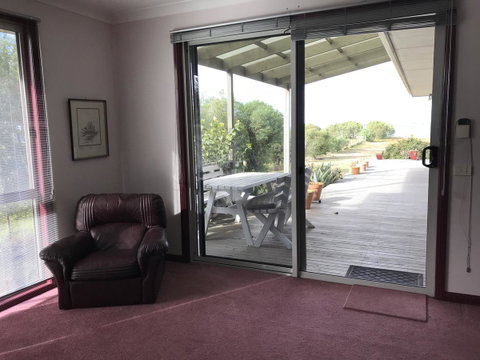 Eagle Bay Views - Accommodation Cooktown 7