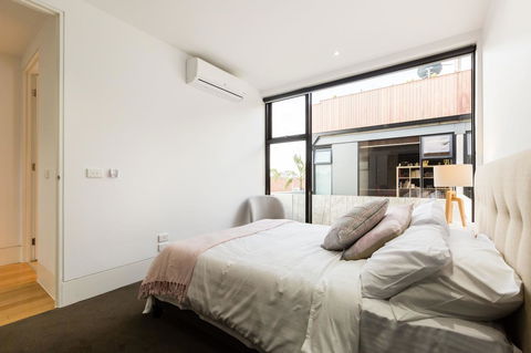 RenÃ©e - Beyond A Room Private Apartments - Accommodation Cooktown 16