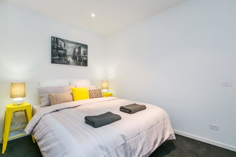 Complete Host The River Apartments - Accommodation Cooktown 2