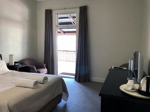 The Bridgetown Hotel - Accommodation Cooktown 2