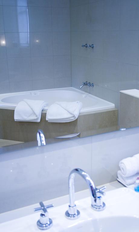 The Bridgetown Hotel - Accommodation Cooktown 3
